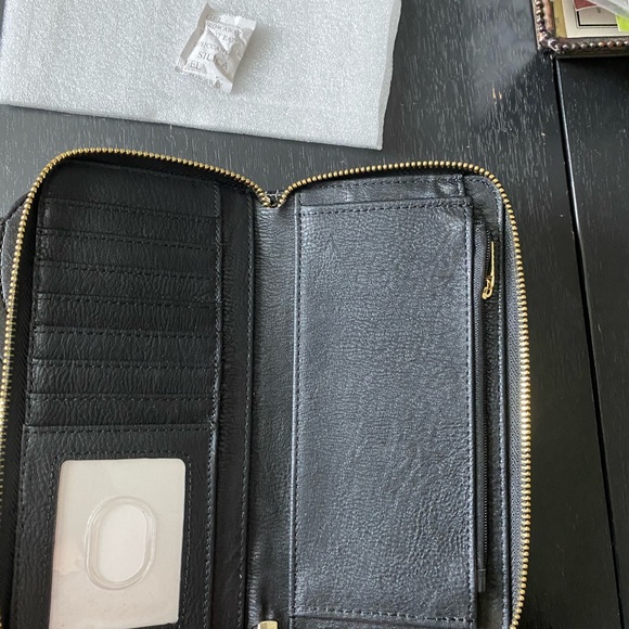 NWT Loungefly Cruella Wallet - Picture 3 of 3